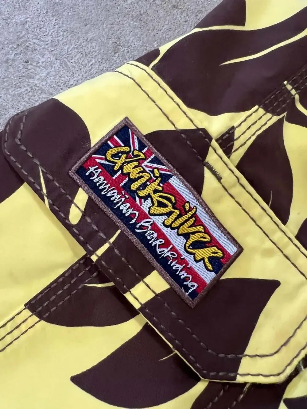 Y2K vintage Quiksilver Men's yellow Hawaiian Boardriding Floral Board Shorts 32”